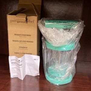 NIB Pampered Chef Whipped Cream Maker